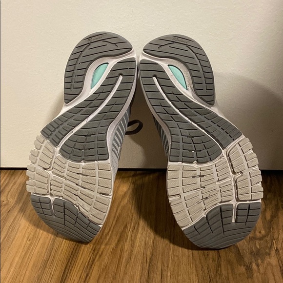 New Balance 860 V.10 Runners - Picture 2 of 4